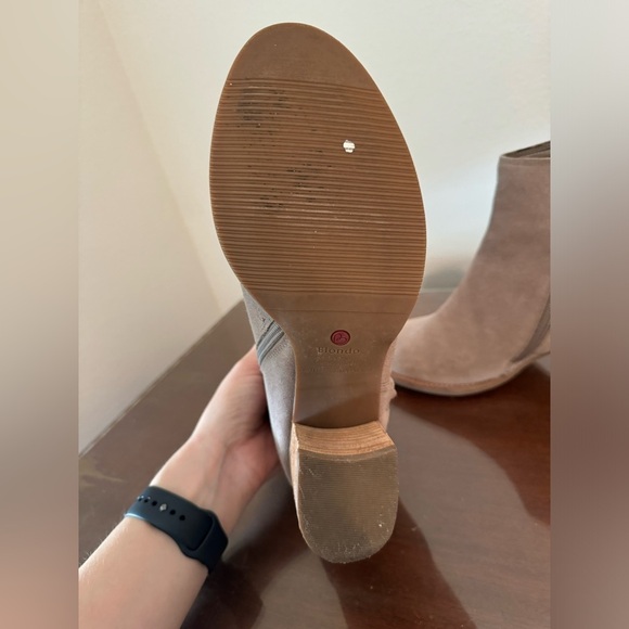 Blondo Nina Waterproof Tan Suede Ankle Booties - Picture 7 of 10